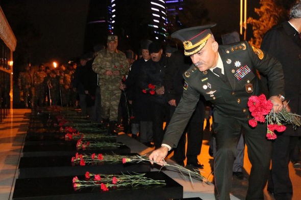 Zəfər Günü ərəfəsində türkiyəli qazilər Bakıya səfər edib - FOTO